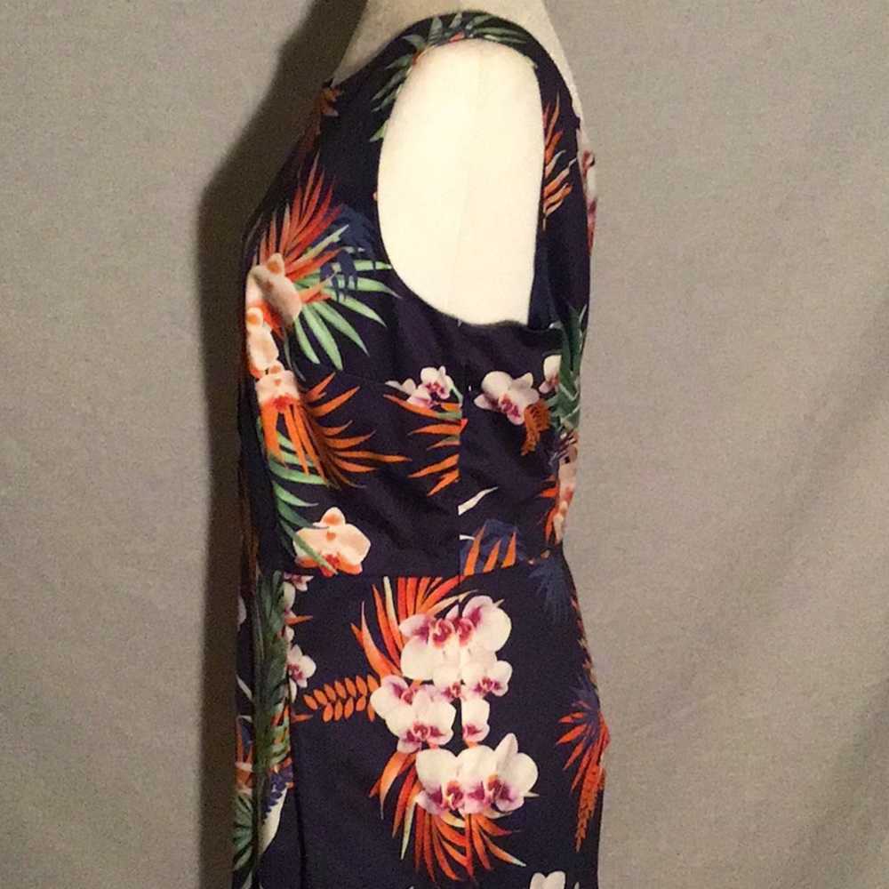 New TALBOTS dress - Picture 4 of 9